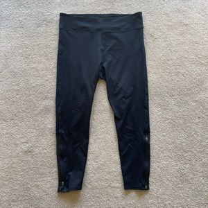 Fabletics Mid-Rise Mesh Powerhold Legging